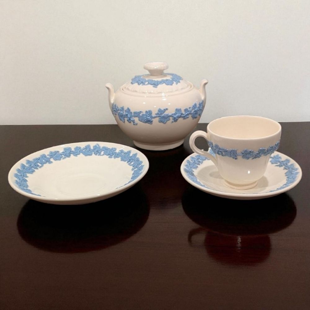 Wedgwood #2243 20th Century 40's-80's Embossed Queens Ware tea set serving piece